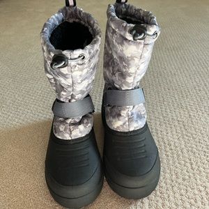 3M Thinsulate Snow booth youth size 7